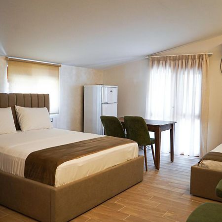 Delmar Apartments Golem  Luaran gambar