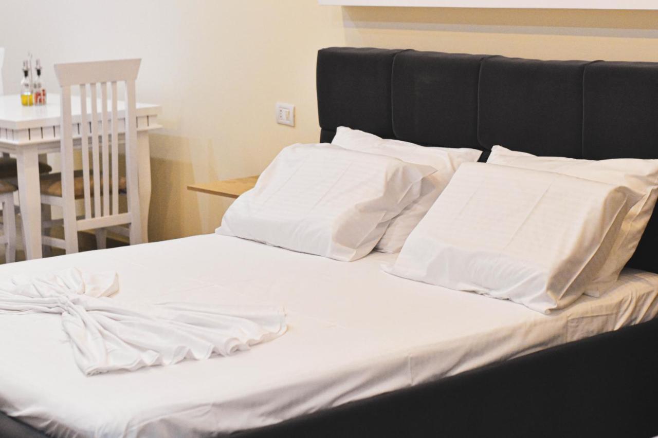 Delmar Apartments Golem  Luaran gambar