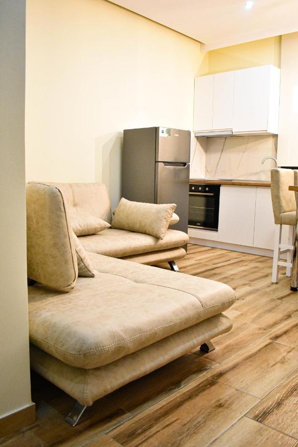Delmar Apartments Golem  Luaran gambar