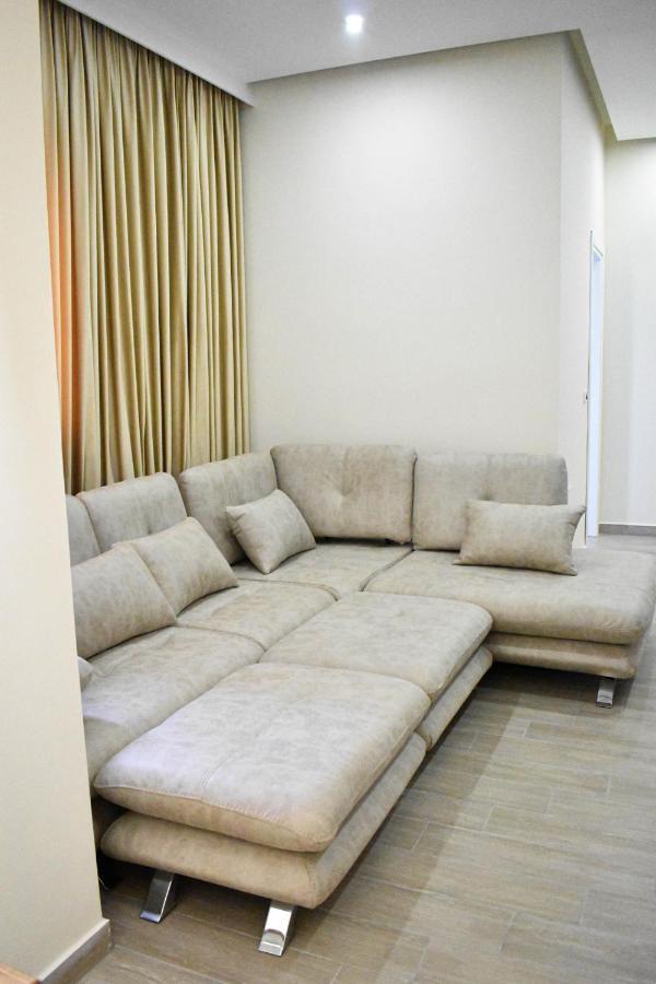 Delmar Apartments Golem  Luaran gambar