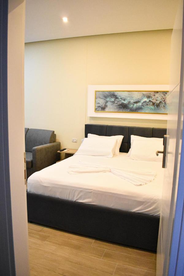 Delmar Apartments Golem  Luaran gambar
