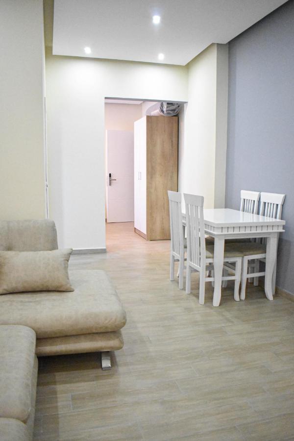 Delmar Apartments Golem  Luaran gambar
