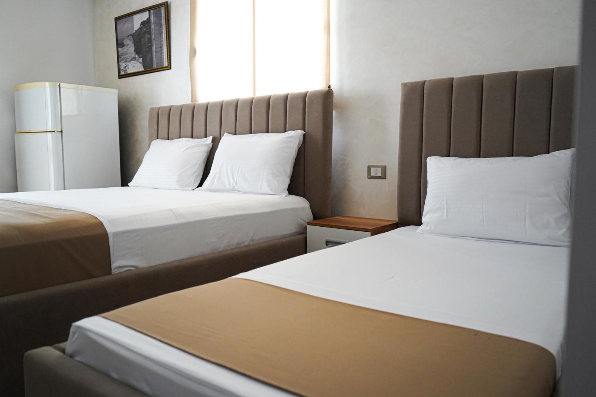 Delmar Apartments Golem  Luaran gambar