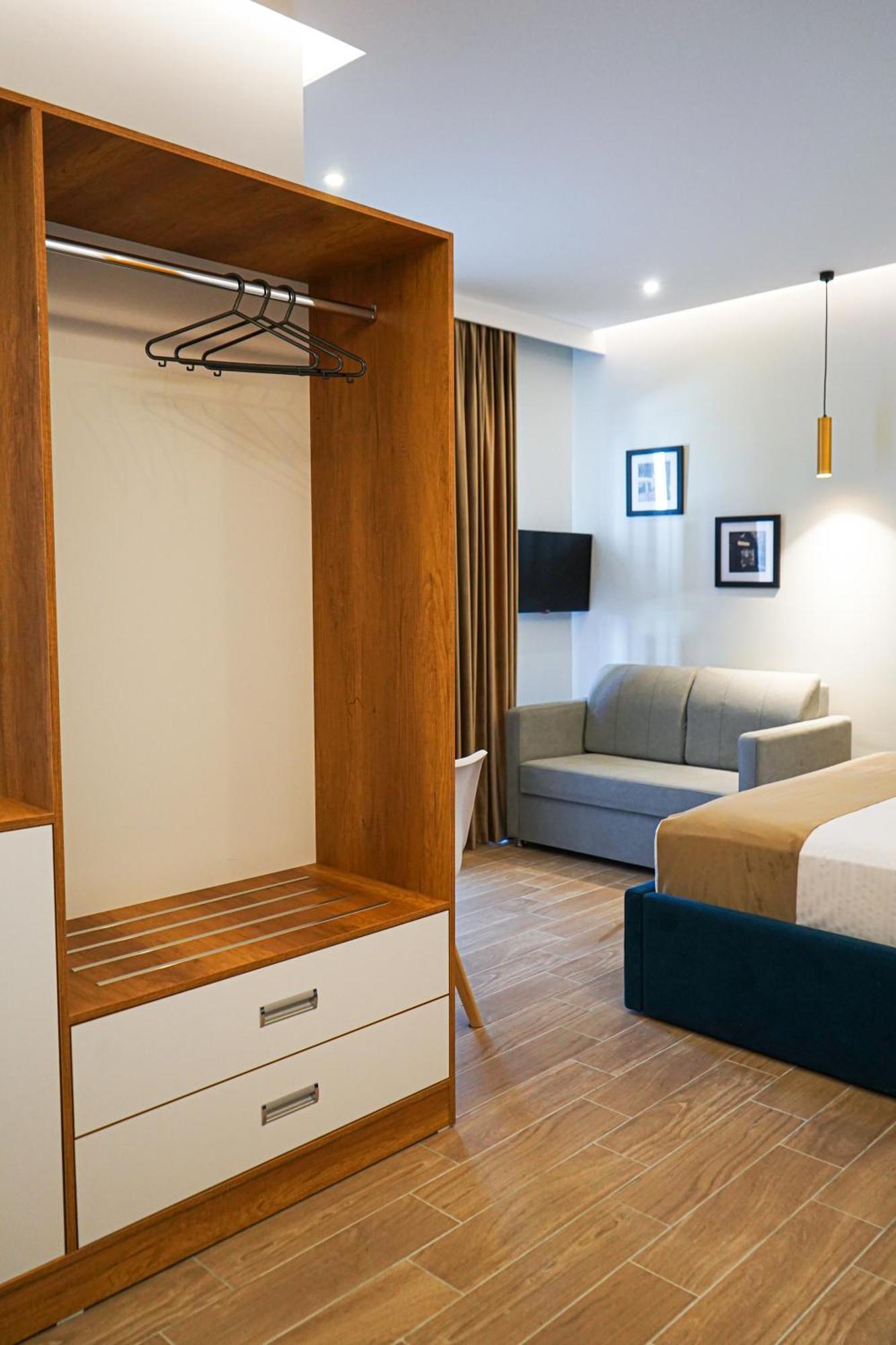 Delmar Apartments Golem  Luaran gambar