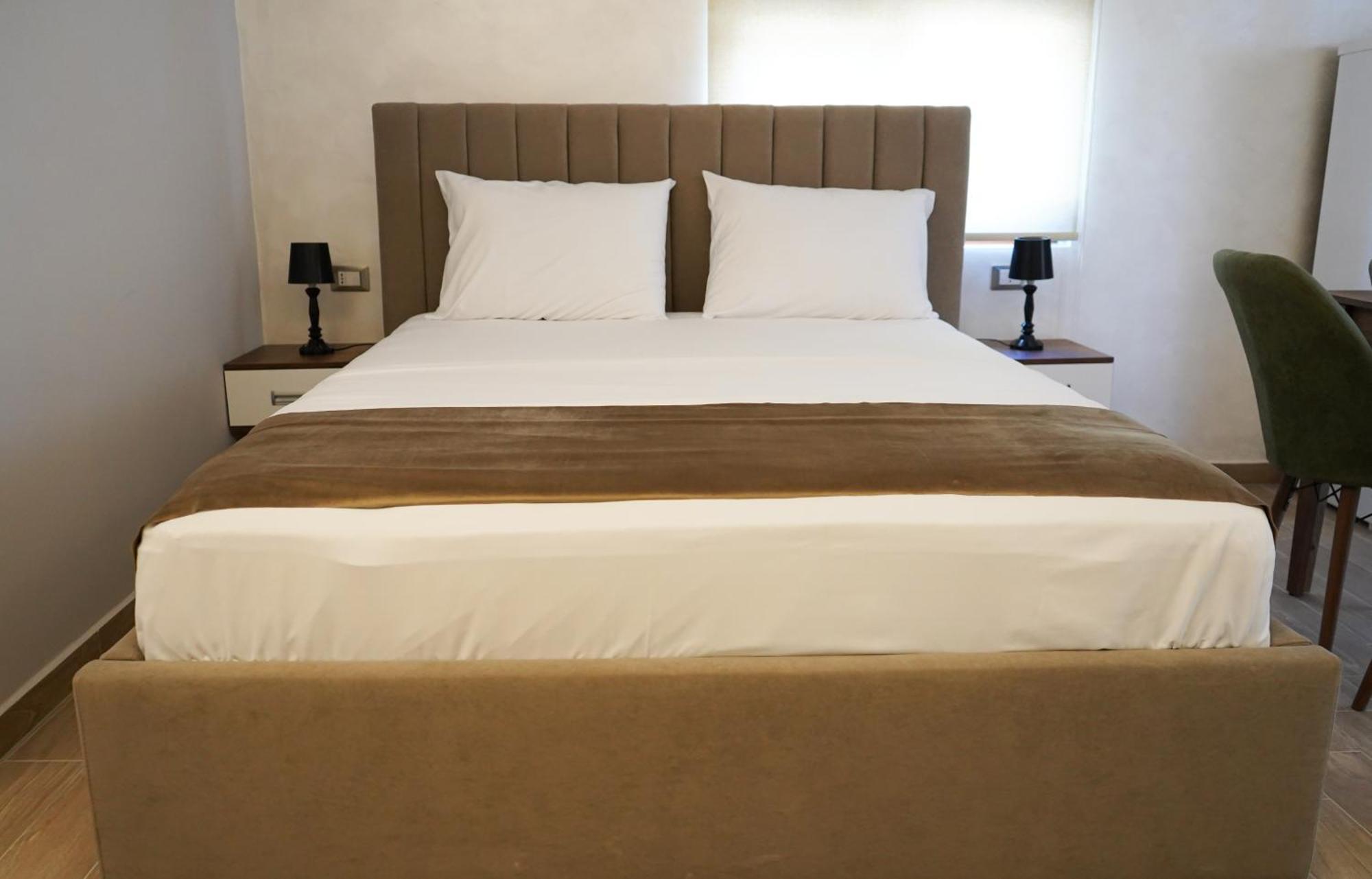 Delmar Apartments Golem  Luaran gambar