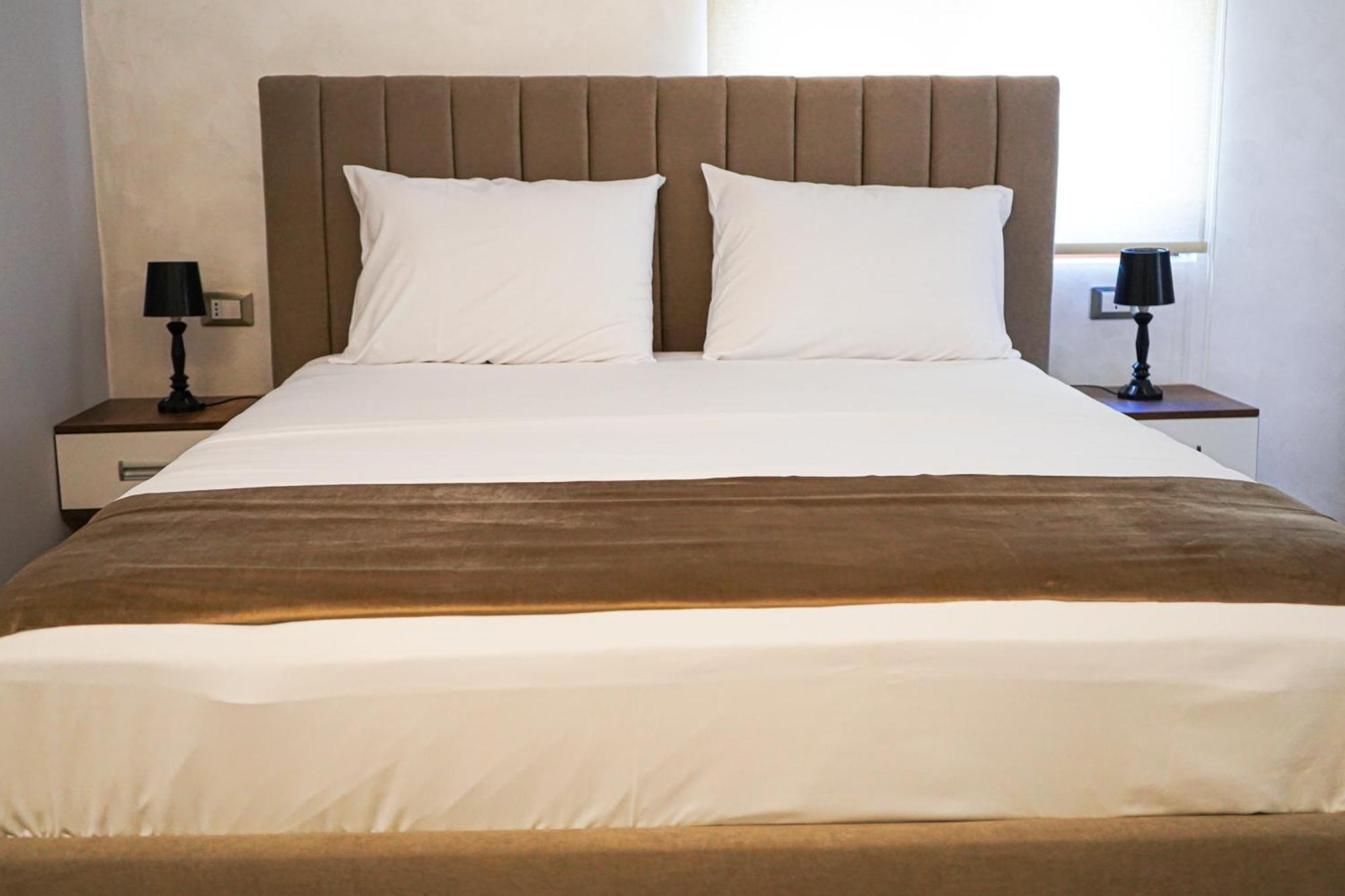 Delmar Apartments Golem  Luaran gambar