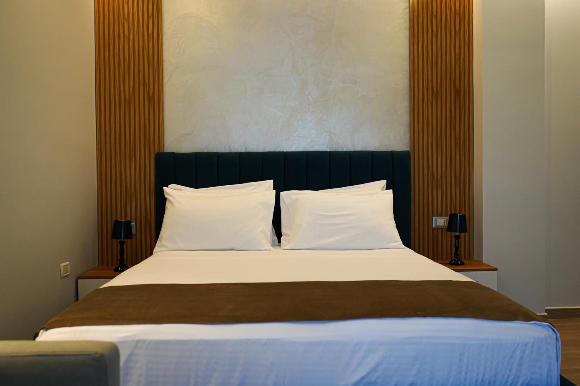 Delmar Apartments Golem  Luaran gambar